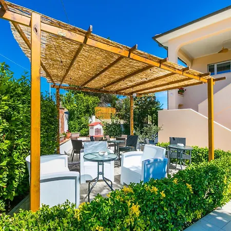 Basilico By Interhome * San Vincenzo